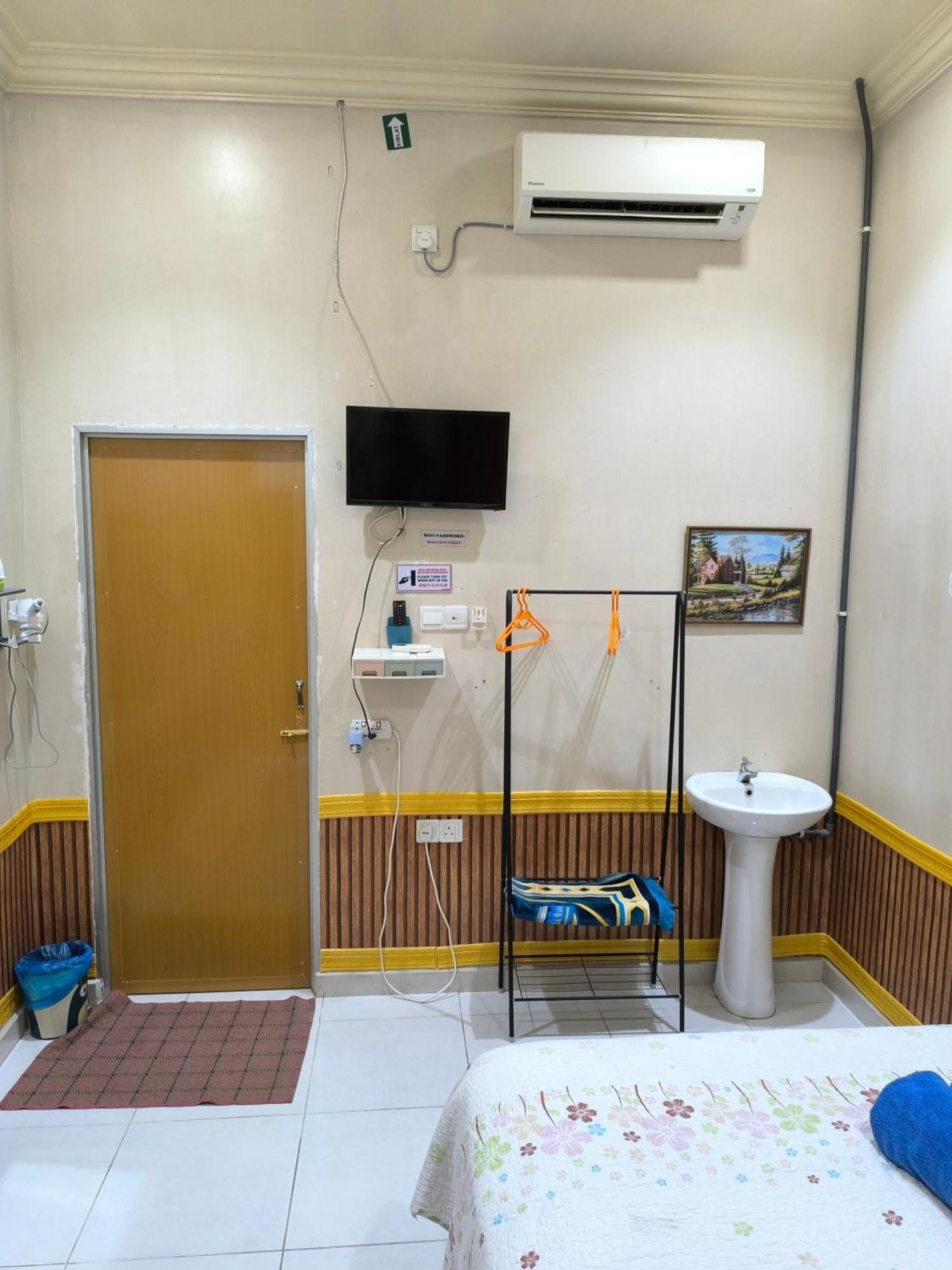 Desa Besut Inn カンポン・クアラ・ベシュット エクステリア 写真